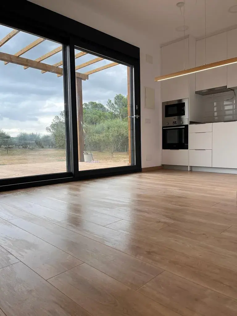 Tarimas y suelos de madera para interior y exterior